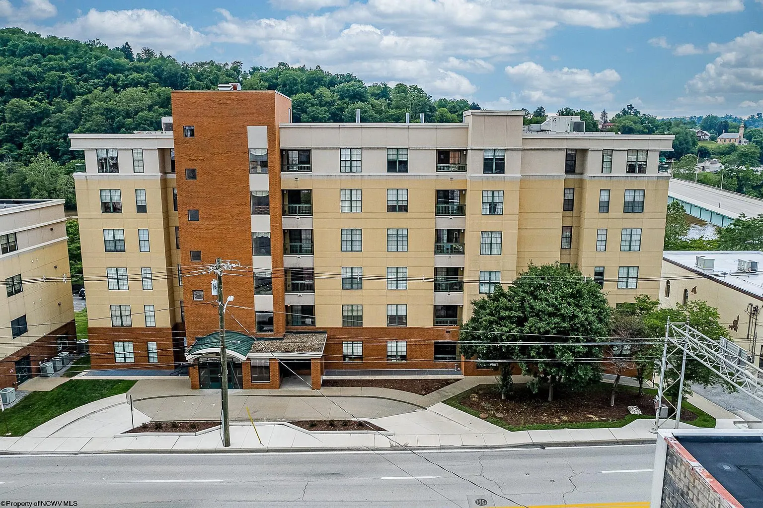 1117 University Ave Suite 405 photo 1