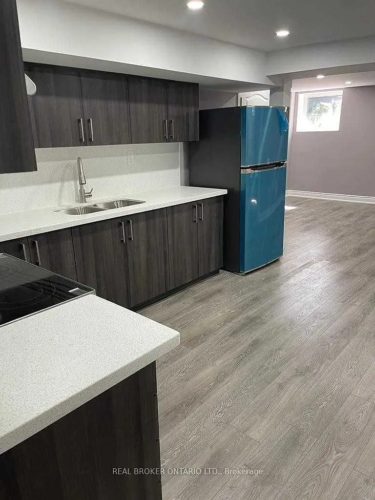3 bed, $2,200 — Photo 4