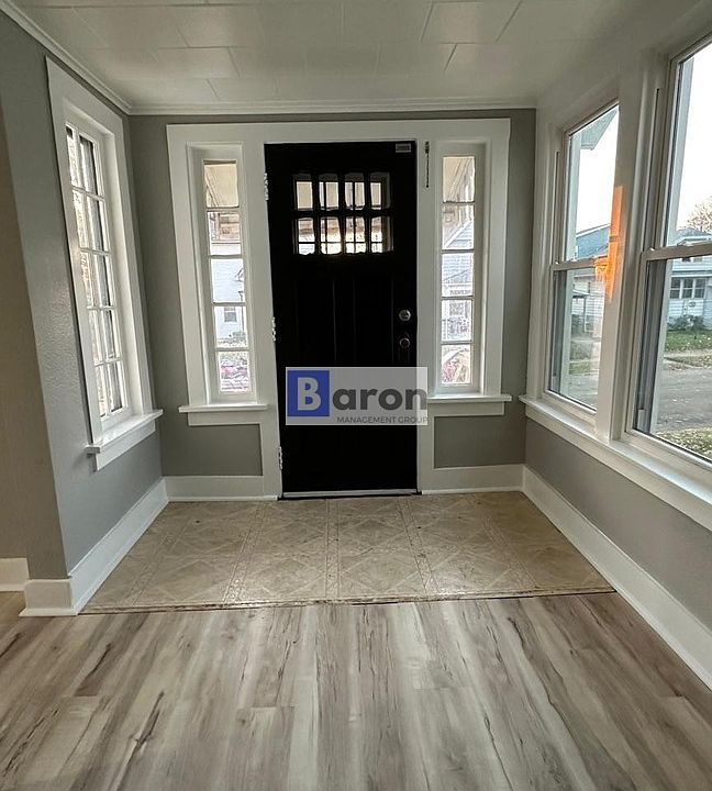 1st image of 1026 Emerson Ave