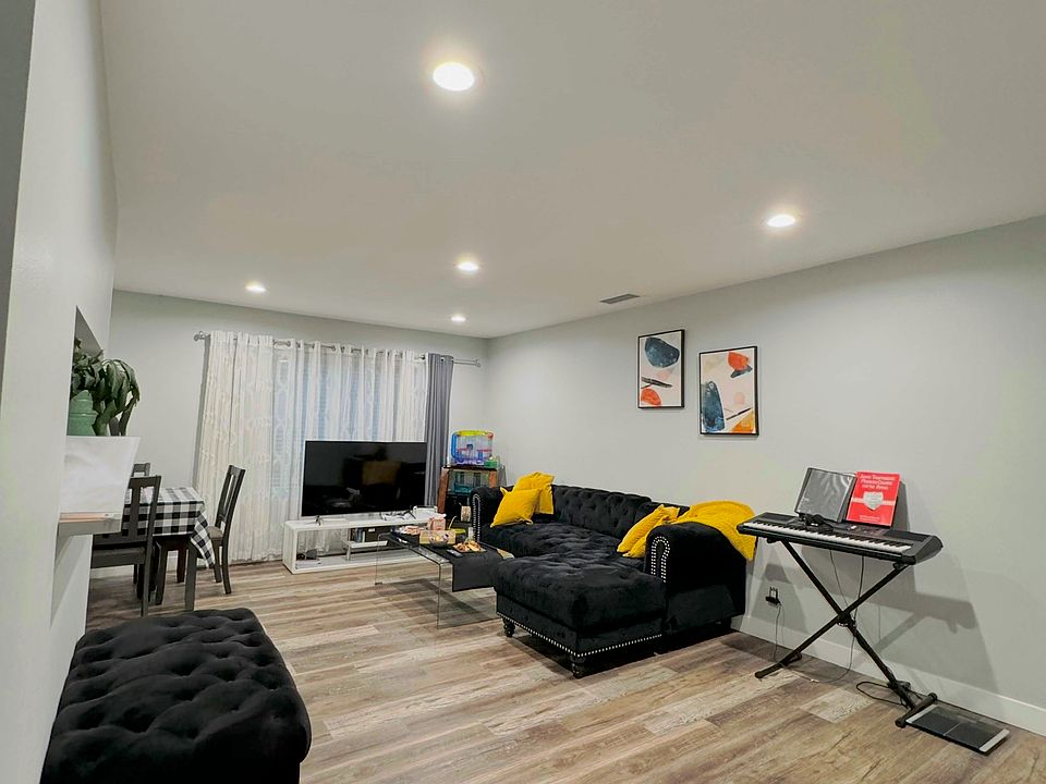 1st image of 2603 N Glenoaks Blvd #C