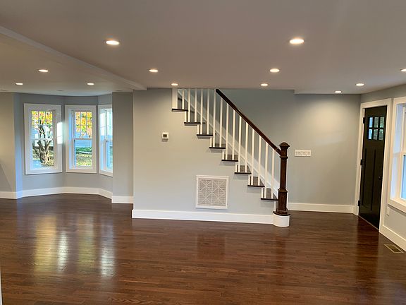 5th image of 144 Paterson Ave