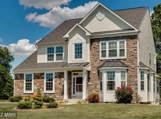 1047 Crestwood Dr, Chambersburg, PA 17202