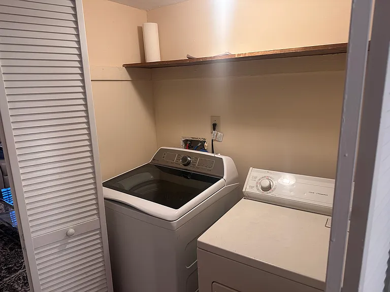 1002 Carla Pl — Photo 22