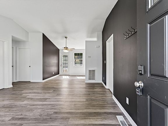 4th image of 727 Acorn Dr