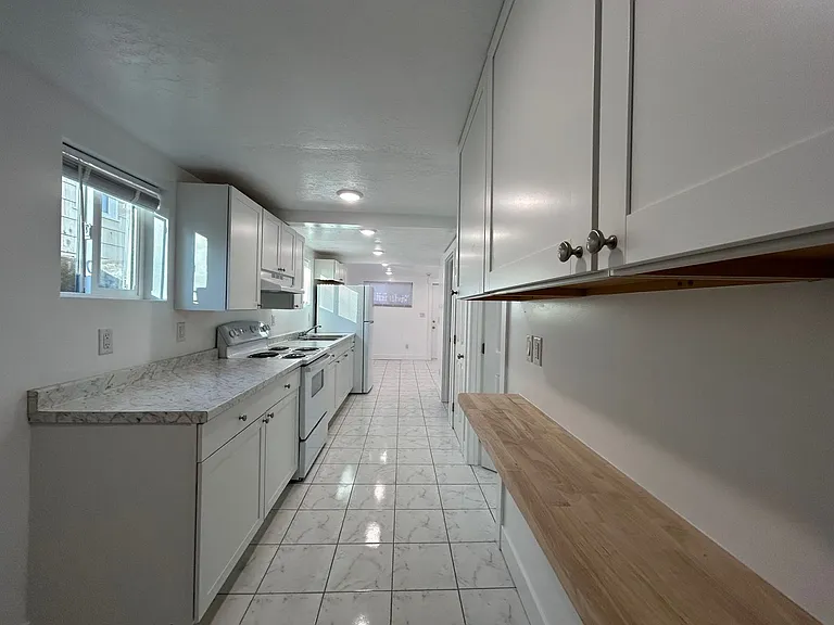 350 N Main St #B — Photo 1