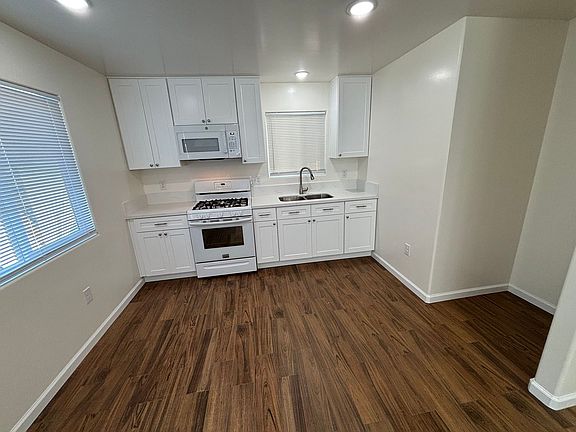 4th image of 504 E Playa Blanca Ct #B