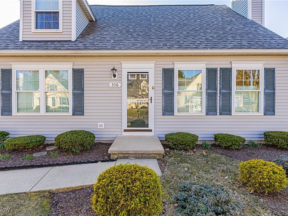 2nd image of 590 Parkside Ln #44