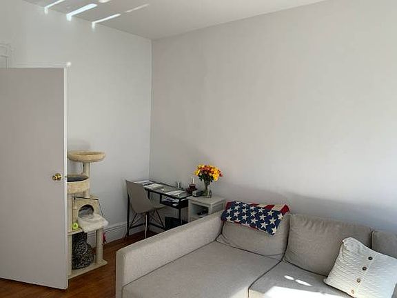 5th image of 11 Jones St APT 3F