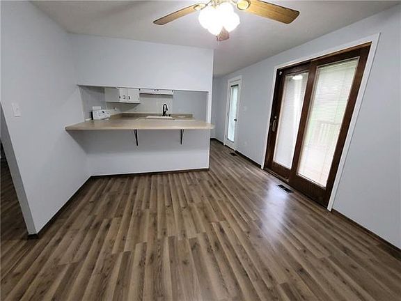 3rd image of 2502 Juniper Ln