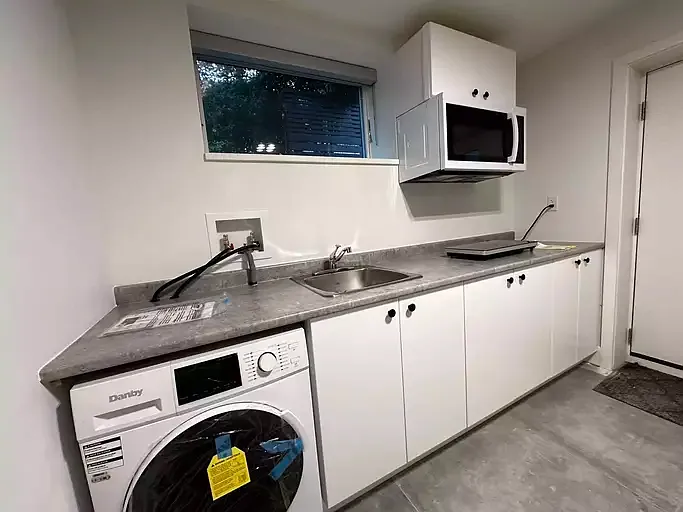 2 bed, 1.0 bath, 600 sqft, $2,000 — Photo 2