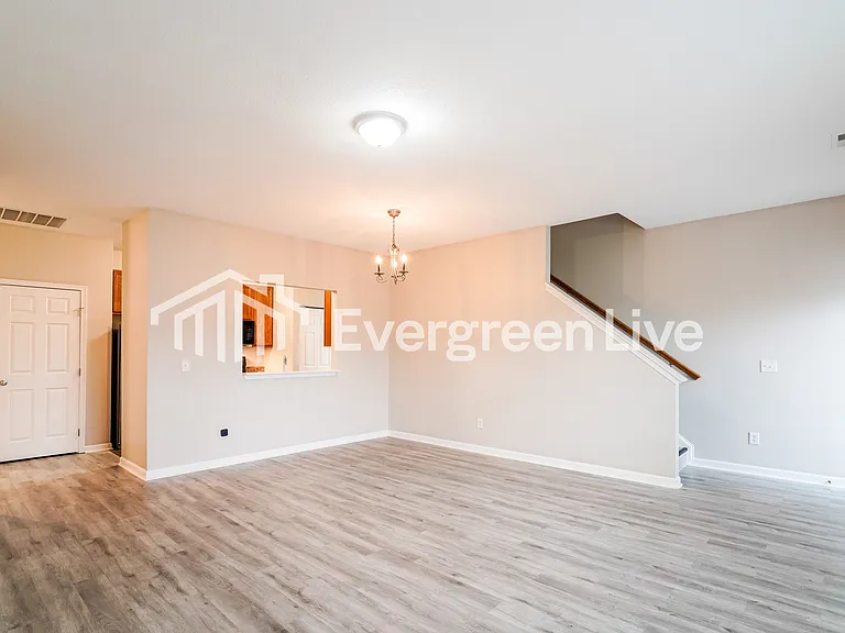 448 Riglaw Cir — Photo 5