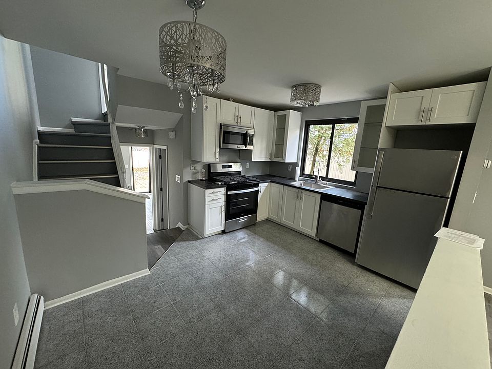 1st image of 139 Wheeler Ave #1