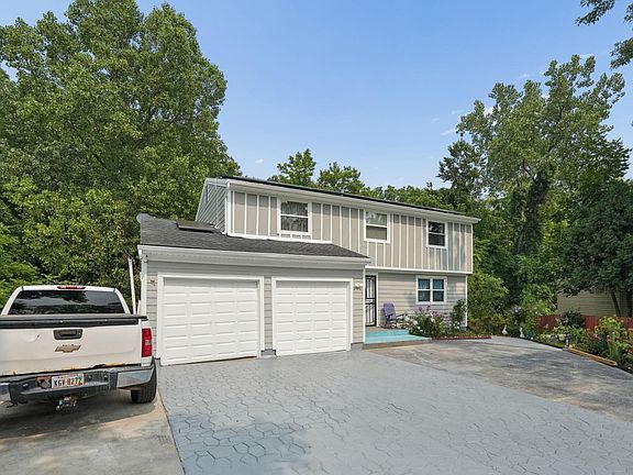3rd image of 2622 Hingham Ln