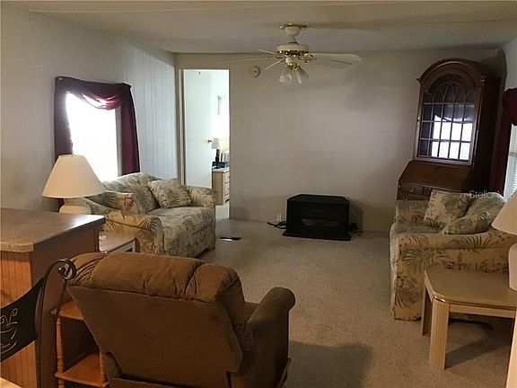4th image of 812 Royal Palm Ave