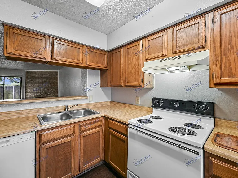 2198 Aspen Dr — Photo 7
