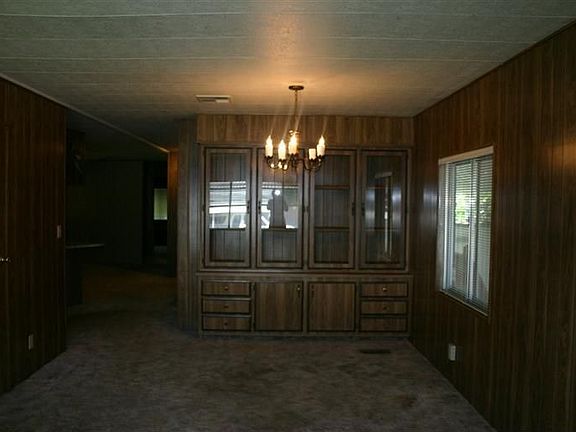 3rd image of 129 Leisureville Cir