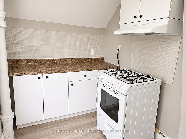 23 Avenue Pl #3 — Photo 5