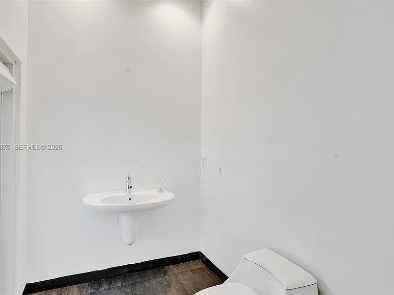1207 SW 21st St — Photo 55