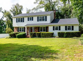 13 Kamar Ct, Middletown, NJ 07748