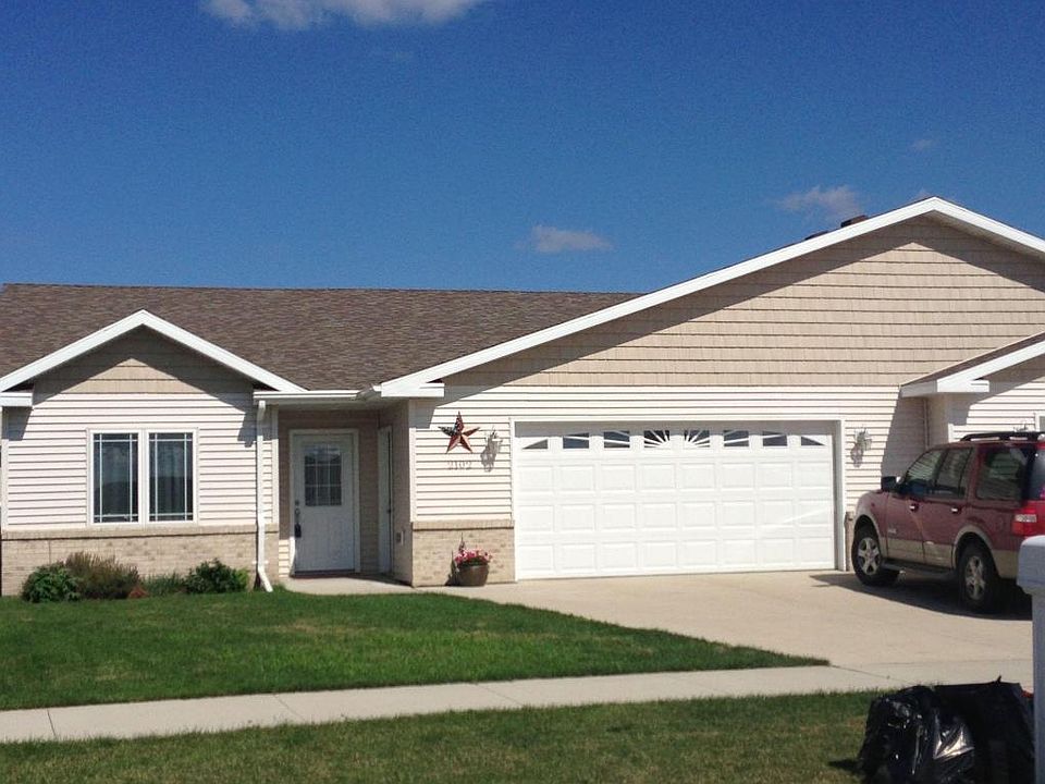 1st image of 2102 Pembrooke Dr