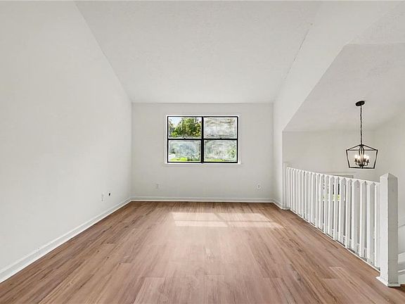 5th image of 3449 Oak Run Dr
