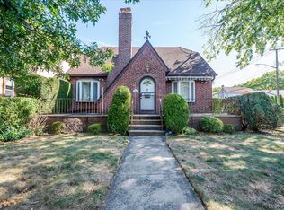 2719 Murray St, Flushing, NY 11354