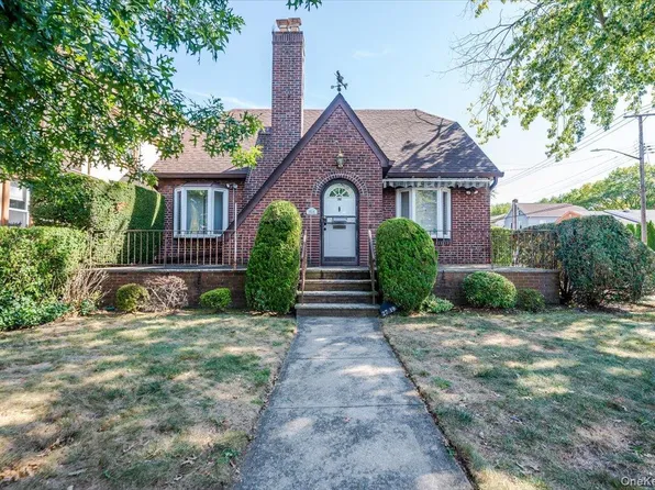 27-19 Murray Street, Flushing, NY 11354