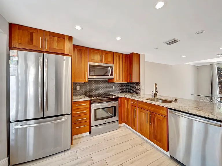 1012 E Jeffery St — Photo 17
