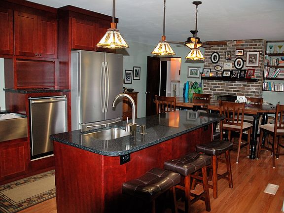 Big island with 2nd sink