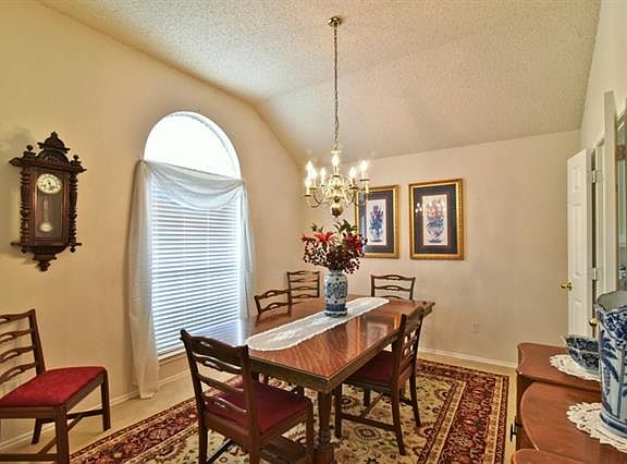 3rd image of 6909 Raven Meadow Dr