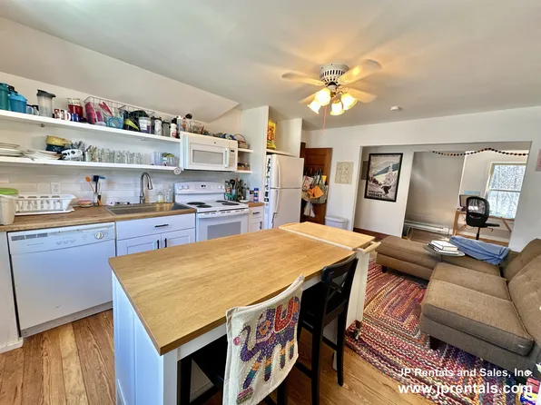 76 Weld Hill St #3, Jamaica Plain, MA 02130