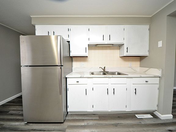 5th image of 315 Granada Dr