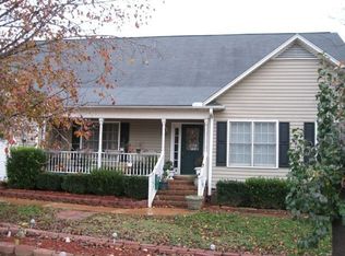 111 Oak Wind Cir, Greer, SC 29651