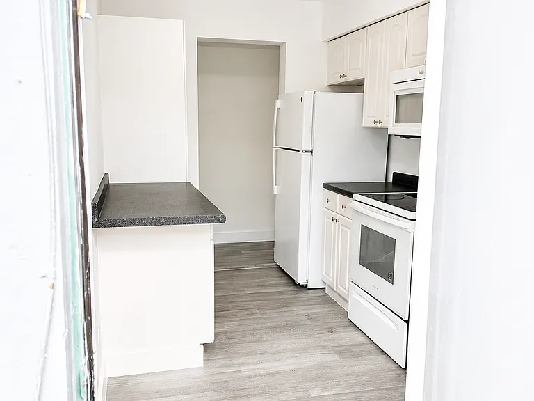2837 NE 30th St #3 — Photo 7