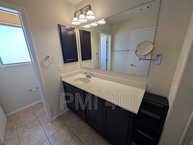 10835 Crissy Field Way NE — Photo 17