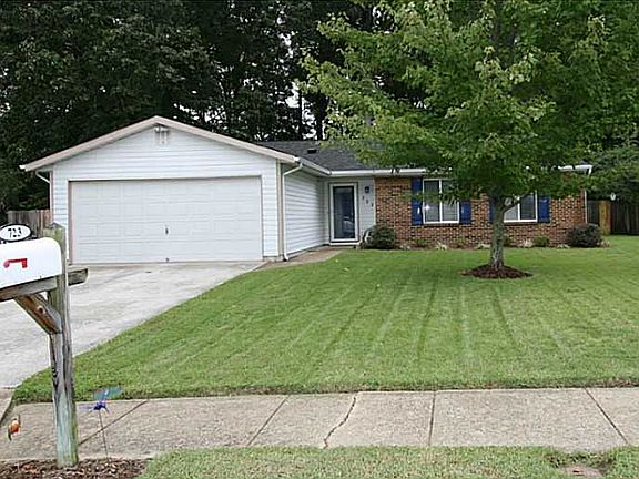 2nd image of 723 Chatsworth Dr