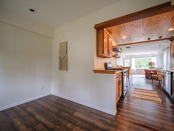 4th image of 9840 Queen Oaks Dr
