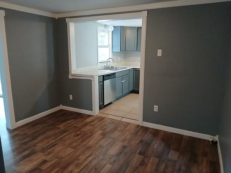 2301 Edison Ave — Photo 7