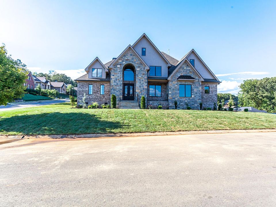 1st image of 2501 Shady Meadow Ln