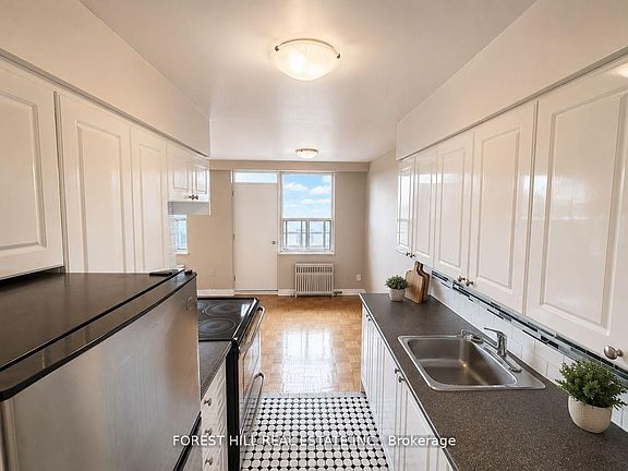 3rd image of 102 Goodwood Park Ct #517