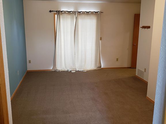 5th image of 304 N Pondera Ave #1