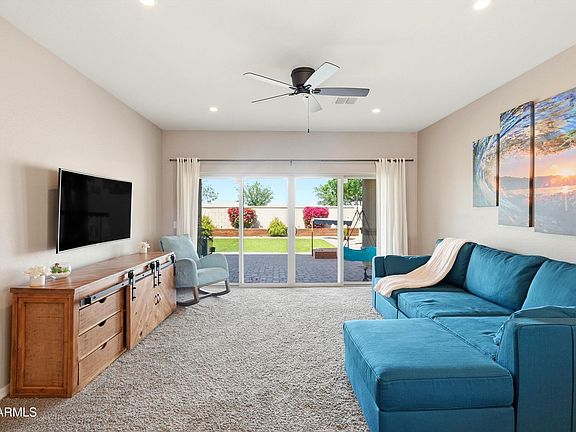 5th image of 908 W Banyan Avenue