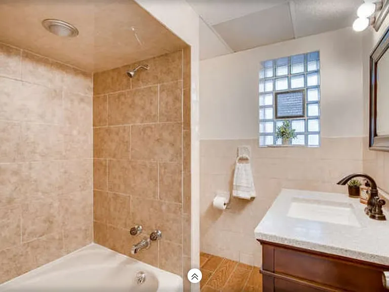 4604 S Komensky Ave — Photo 5