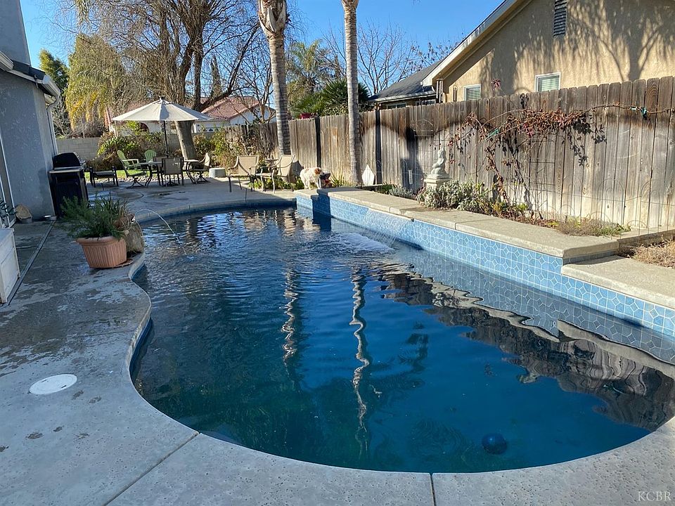 2nd image of 1028 Temple Ct
