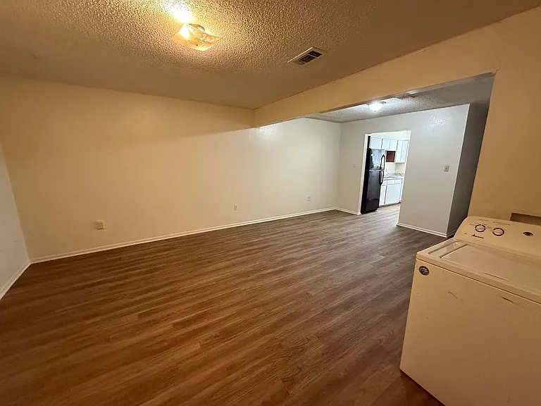 1855 Jasper Ave — Photo 10