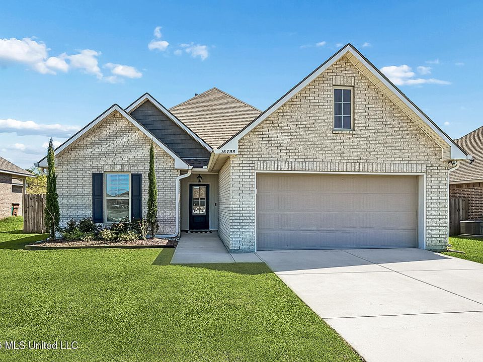 1st image of 16755 Desmare St