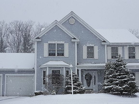 5th image of 7 Oakmont Ter