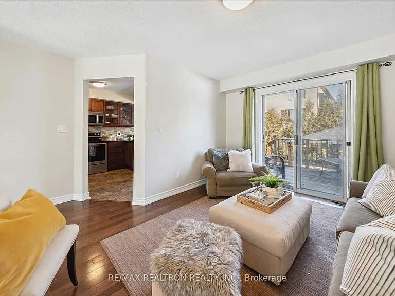 68 Flint Cres #UPPER — Photo 8