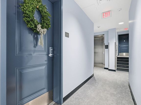 3rd image of 2545 Penn Ave Unit 306