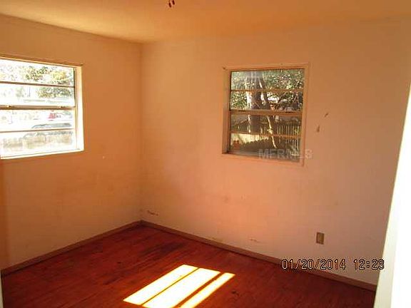 5th image of 2420 Crescent Dr